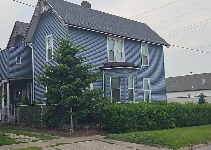 Studio W King Bed Walking Distance To Beach & Shops